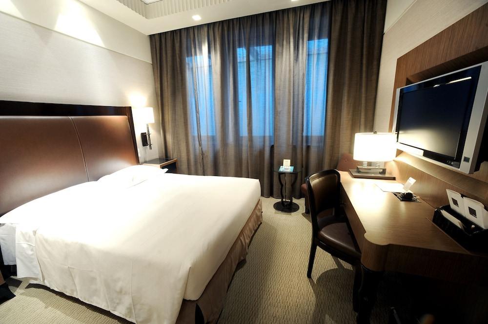 Hotel Hilton Turin Centre Extérieur photo